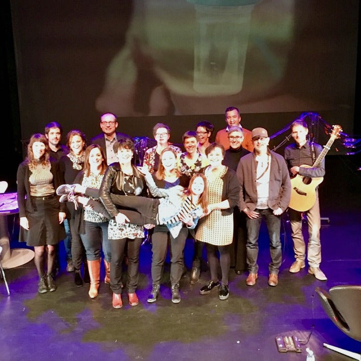 Samantha deelt samen met lotgenoten haar kankerverhaal in een uniek theaterstuk