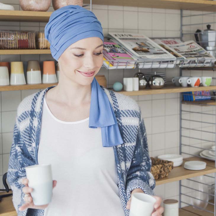 Daarom is de lengte van onze voorgevormde chemo sjaal Liz geen toeval + video