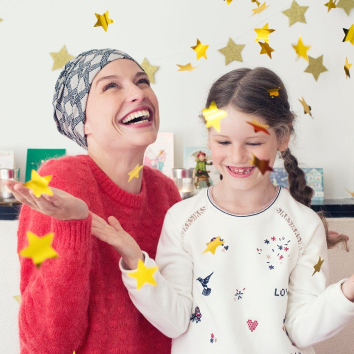 3 no-nonsense tips voor een elegante feestoutfit mét chemo mutsje